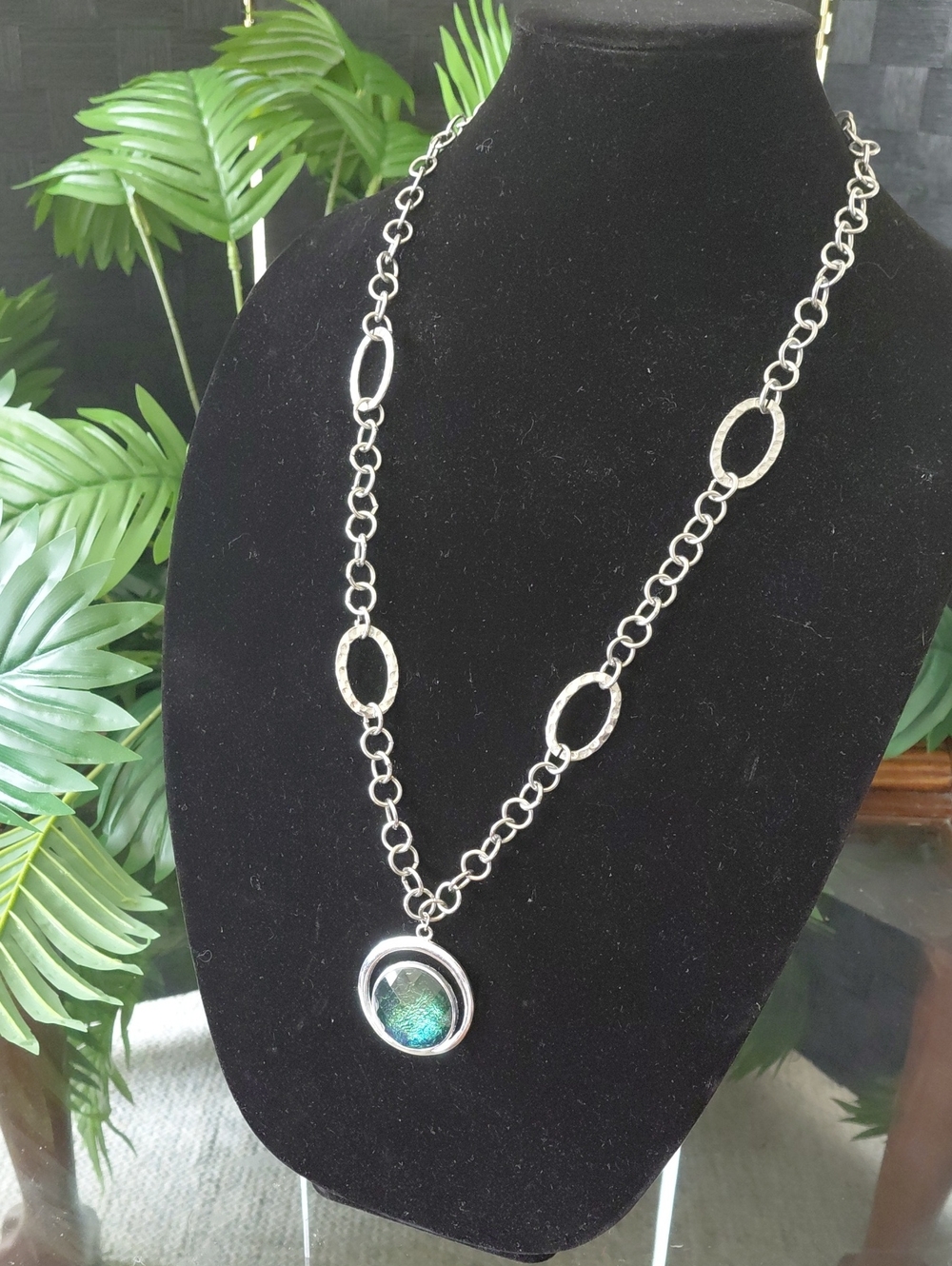 Silver-Link Necklace with Teal Pendant